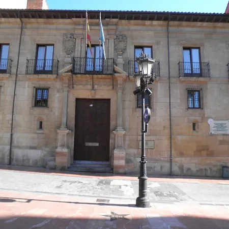 Calle Alfonso Iii El Magno, 22 * Oviedo